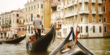 6 Reasons Why Living Abroad Could Be The Best Decision You'll Ever Make ...